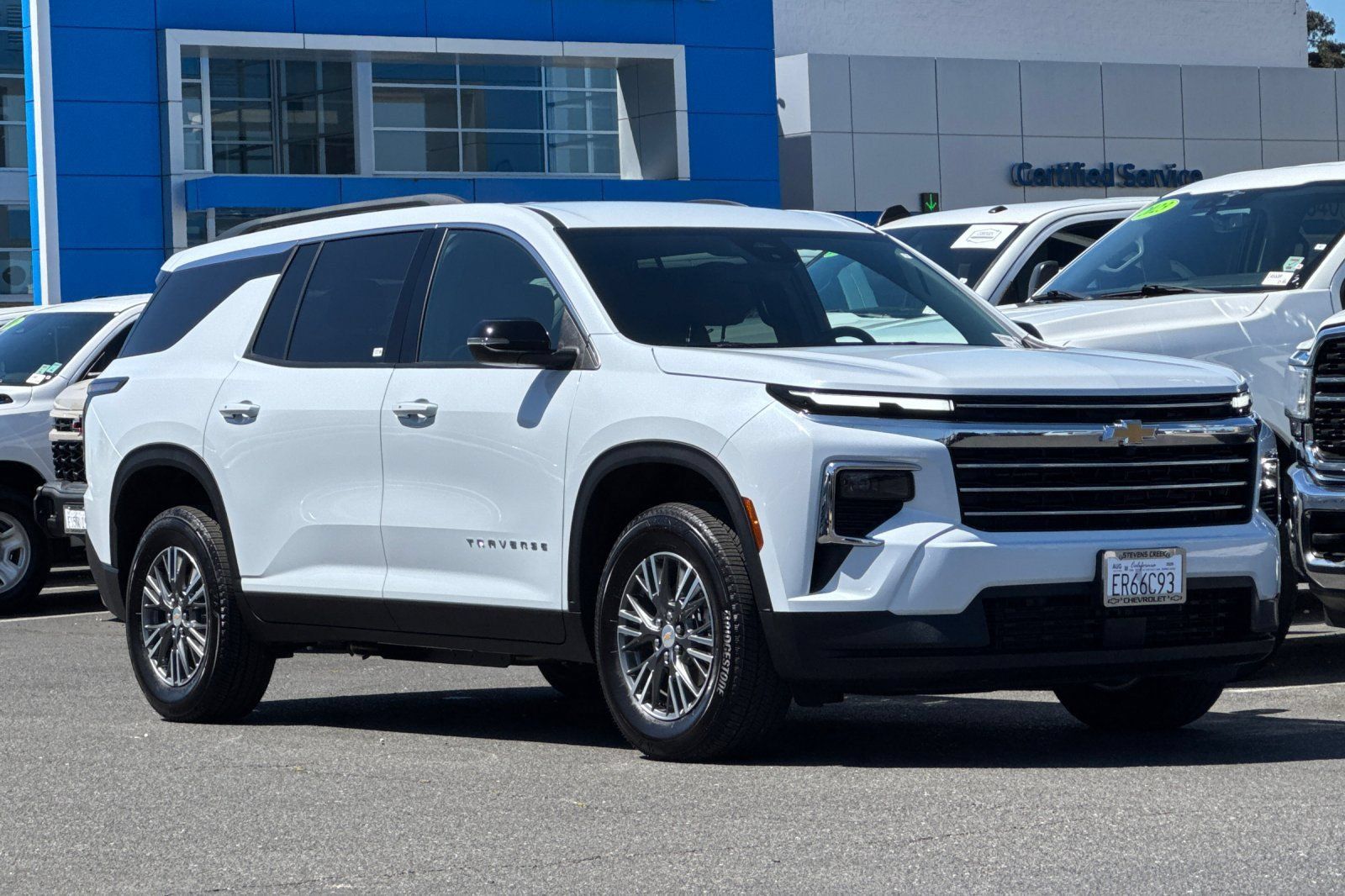 Used 2026 Chevrolet Traverse LT AWD/4WD image 2