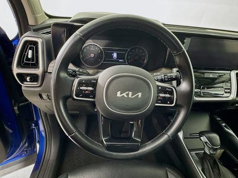 Used 2022 Kia Sorento EX w/ Panoramic Sunroof Package FWD image 12