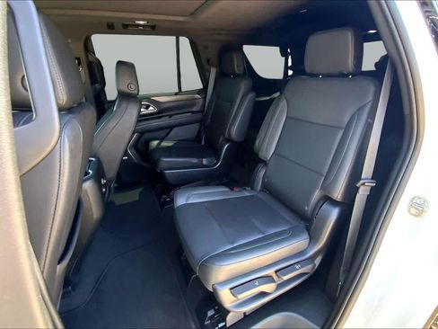 Used 2022 Chevrolet Tahoe Z71 w/ Luxury Package AWD/4WD image 21
