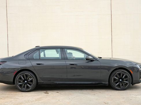 Used 2024 BMW i7 eDrive50 w/ M Sport Package RWD image 69