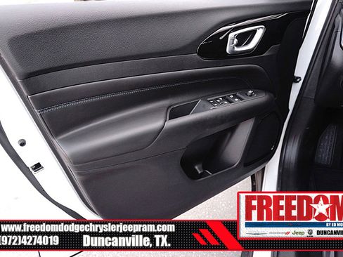 New 2026 Jeep Compass Latitude image 39