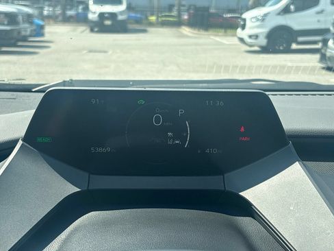 Used 2024 Toyota Prius LE FWD image 19