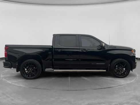Used 2025 Chevrolet Silverado 1500 High Country w/ Technology Package AWD/4WD image 2