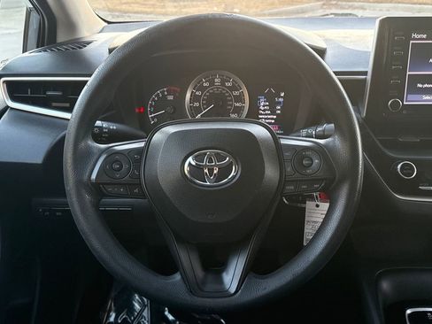 Used 2021 Toyota Corolla LE image 18