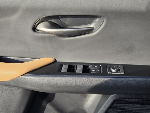 Certified 2023 Lexus UX 250h FWD w/ Accessory Package (Z2) image 30