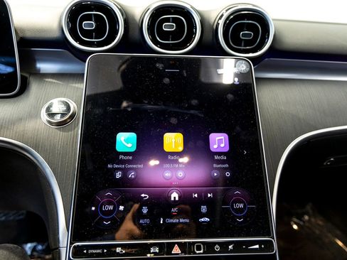 Used 2025 Mercedes-Benz C 300 Sedan image 18