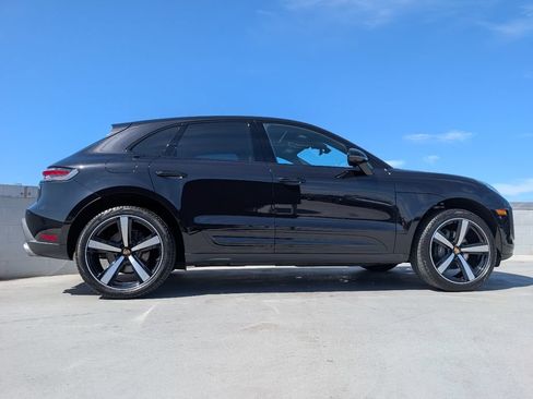 Certified 2025 Porsche Macan AWD/4WD image 24