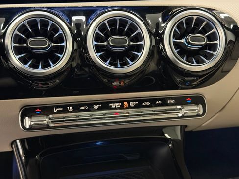 Used 2025 Mercedes-Benz CLA 250 image 35