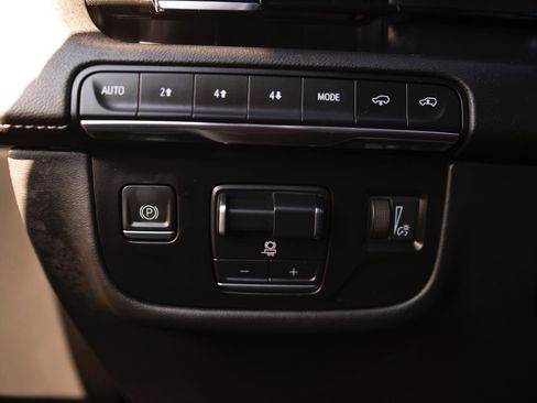 Used 2024 Cadillac Escalade Sport w/ Touring Package image 15