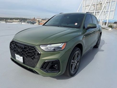 Used 2024 Audi Q5 e Premium Plus w/ Premium Plus Package image 6
