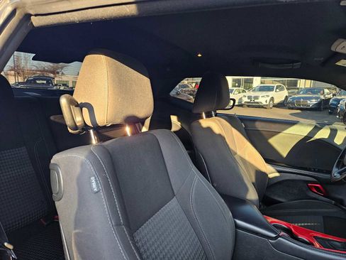 Used 2019 Dodge Challenger SXT image 13