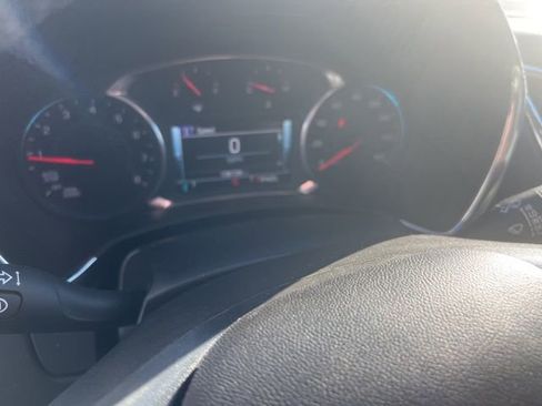 Used 2018 Chevrolet Equinox Premier image 11