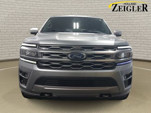 Used 2023 Ford Expedition Max Platinum AWD/4WD image 2
