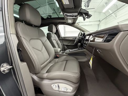 New 2026 Porsche Macan S image 23