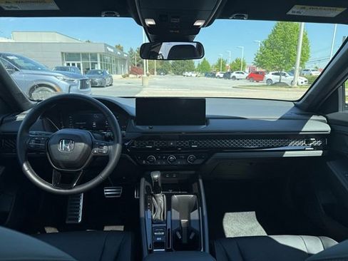 Used 2025 Honda Accord Sport image 2