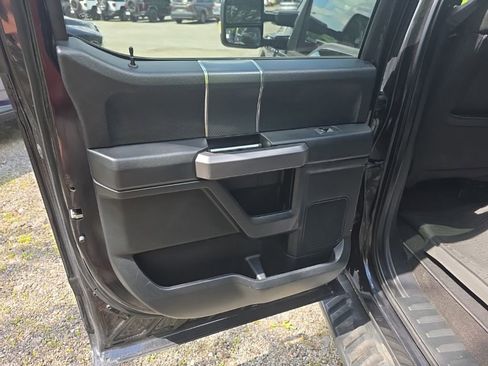 Used 2019 Ford F150 XLT w/ Equipment Group 302A Luxury AWD/4WD image 11