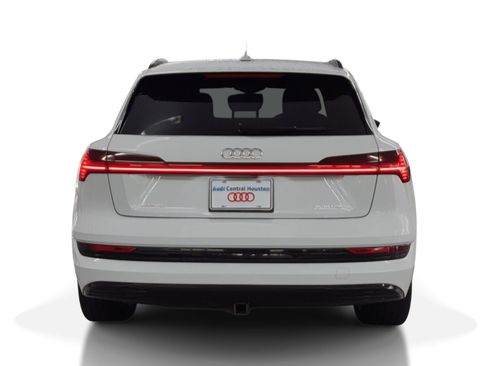 Used 2022 Audi e-tron Premium w/ Convenience Plus Package image 6