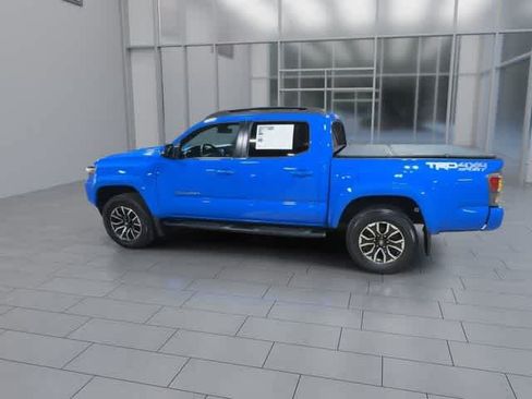 Used 2021 Toyota Tacoma TRD Sport AWD/4WD image 6