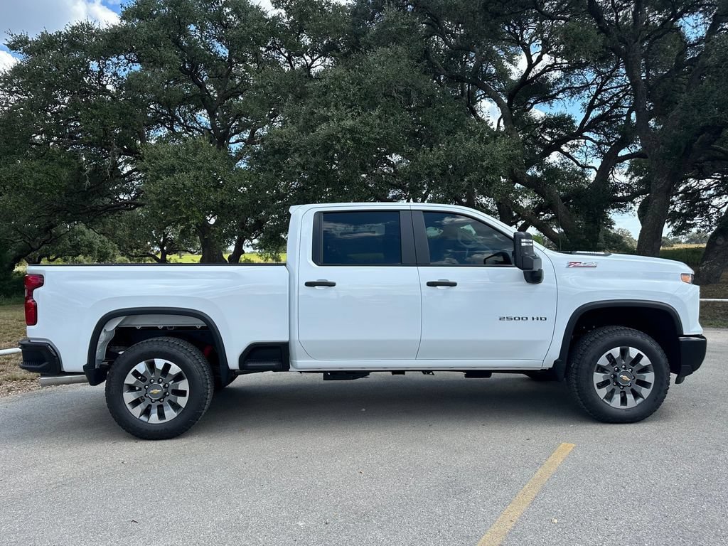 New 2026 Chevrolet Silverado 2500 Custom w/ Custom Value Package AWD/4WD image 4