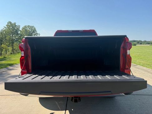 Used 2023 Chevrolet Silverado 1500 LT AWD/4WD image 9