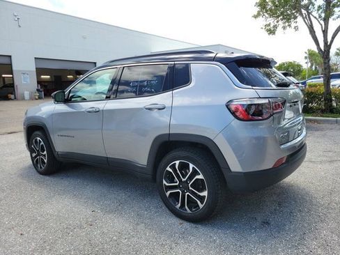 Used 2024 Jeep Compass Limited image 3