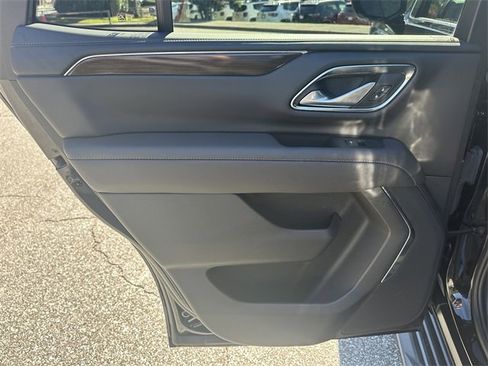 Used 2022 GMC Yukon SLE w/ Gmc Pro Safety Plus Package image 22