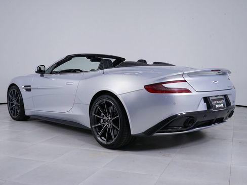 Used 2016 Aston Martin Vanquish Volante RWD image 3