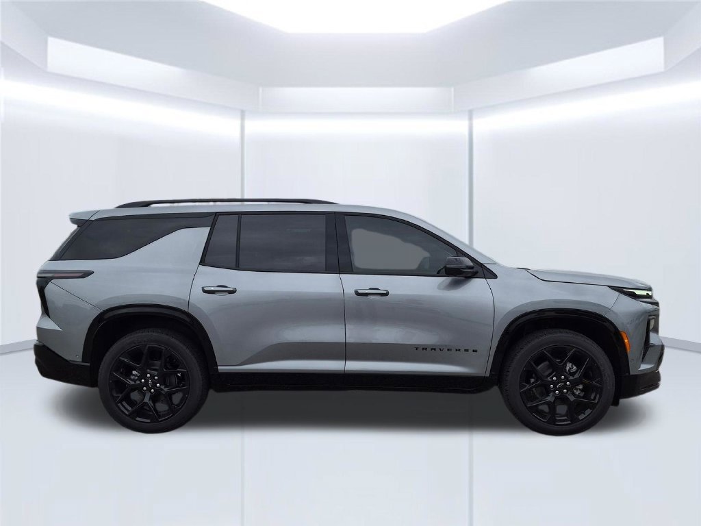 New 2026 Chevrolet Traverse RS w/ LPO, Floor Liner Package FWD image 7