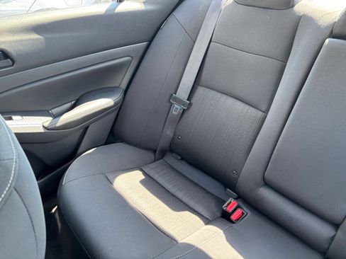 Used 2025 Nissan Altima 2.5 SV FWD image 38