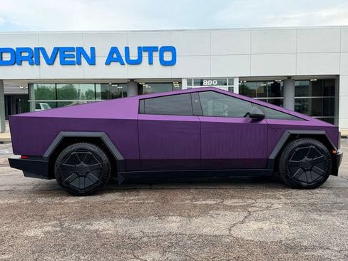 Used 2024 Tesla Cybertruck Cyberbeast AWD/4WD image 15