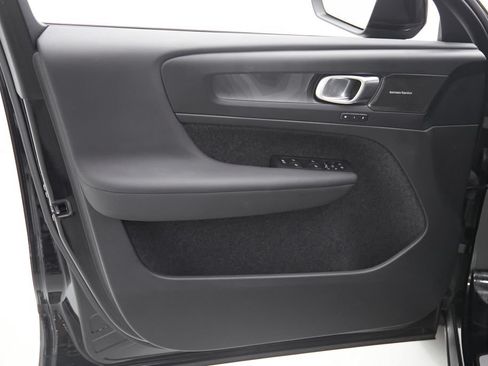 Certified 2023 Volvo C40 P8 Recharge Ultimate AWD/4WD image 10