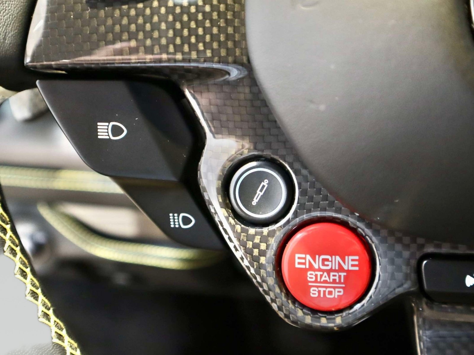 Certified 2022 Ferrari F8 Tributo RWD image 30