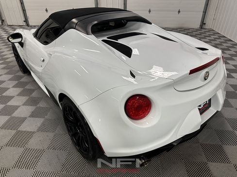 Used 2016 Alfa Romeo 4C Spider w/ Spider Track Package 3 RWD image 19