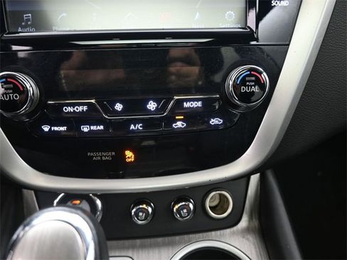 Used 2015 Nissan Murano Platinum w/ Platinum Technology Package image 3