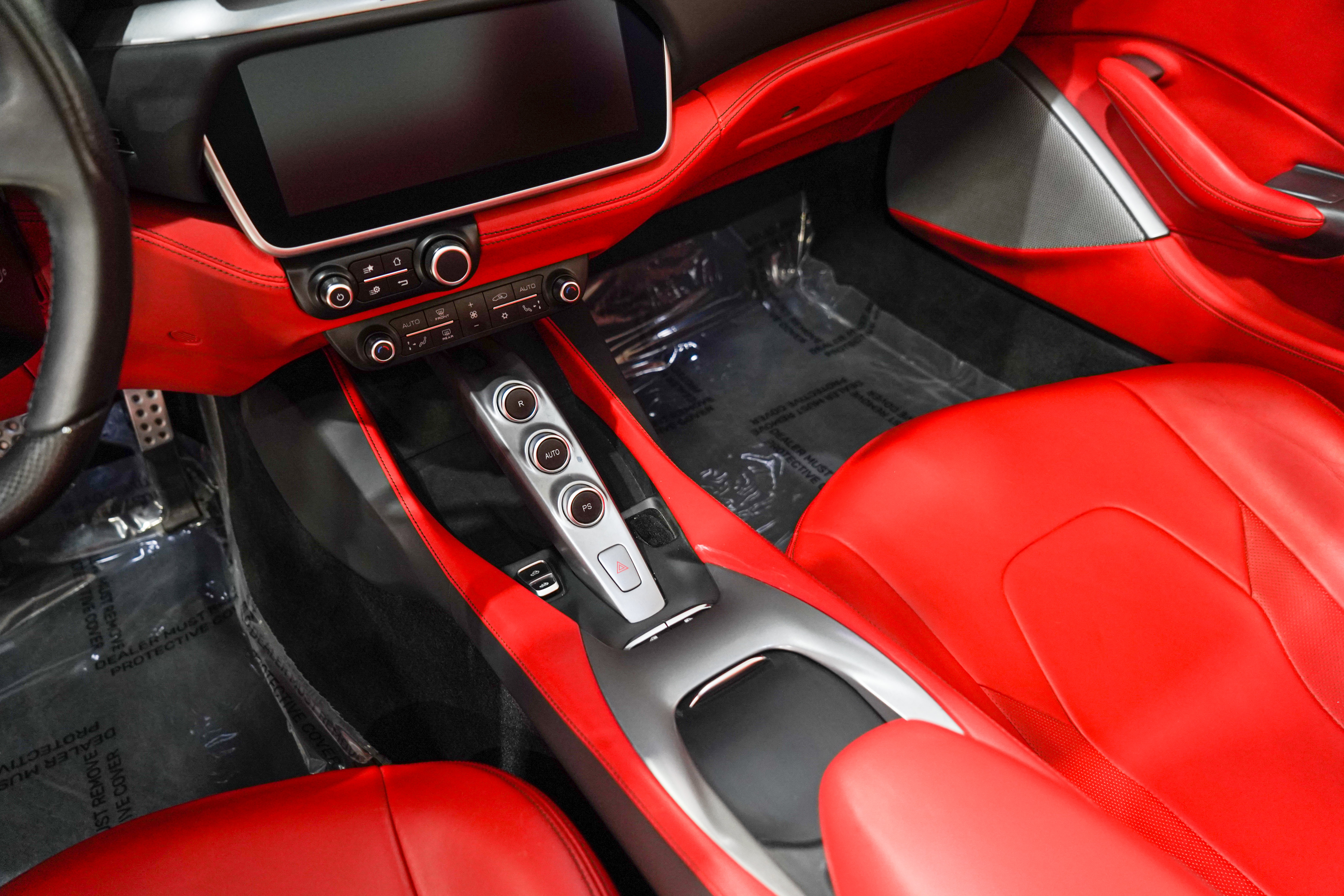 Used 2020 Ferrari Portofino RWD image 12