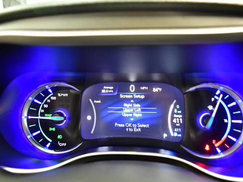 Used 2024 Chrysler Pacifica Touring-L FWD image 21