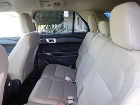 Used 2021 Ford Explorer 2WD image 19