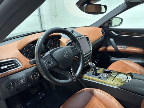 Used 2021 Maserati Ghibli S GranLusso image 11