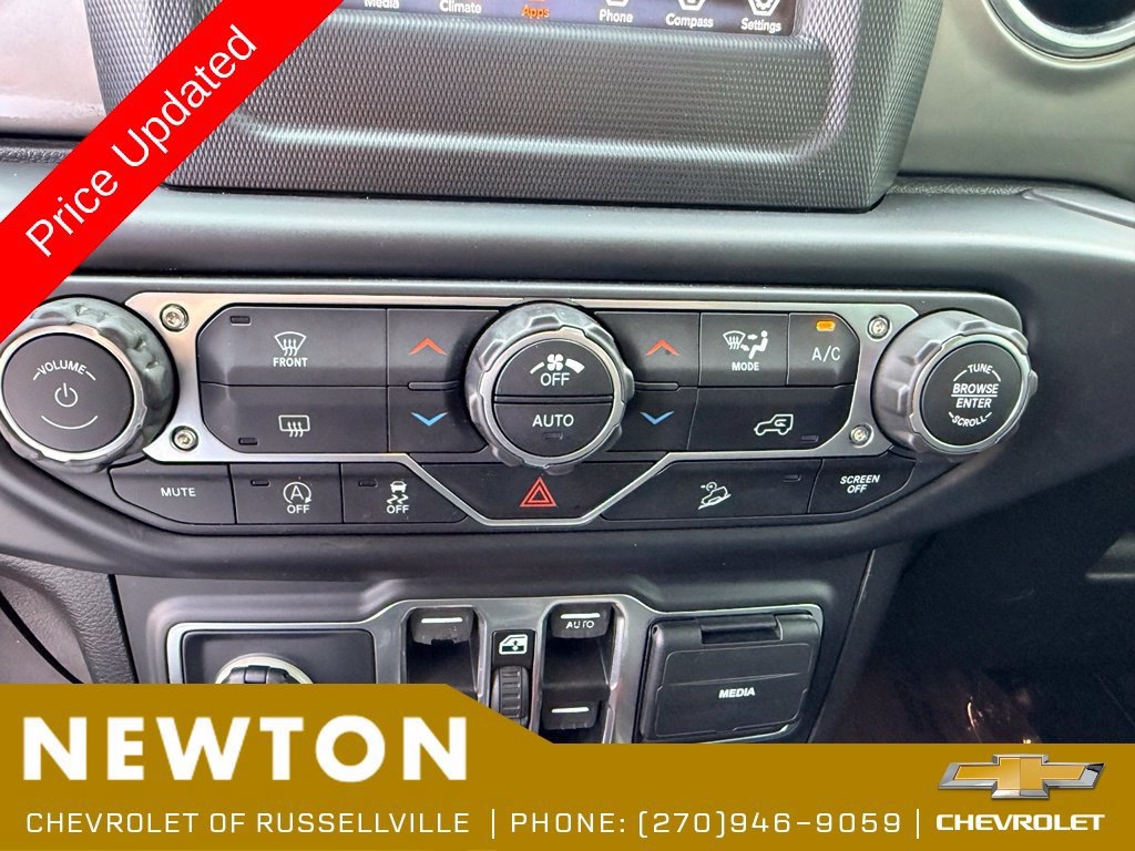 Used 2019 Jeep Wrangler Unlimited Sahara AWD/4WD image 9