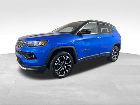 Used 2022 Jeep Compass Limited AWD/4WD image 2