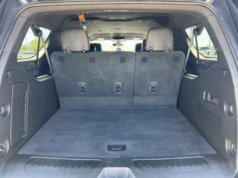 Certified 2021 GMC Yukon XL SLT w/ SLT Luxury Package AWD/4WD image 10