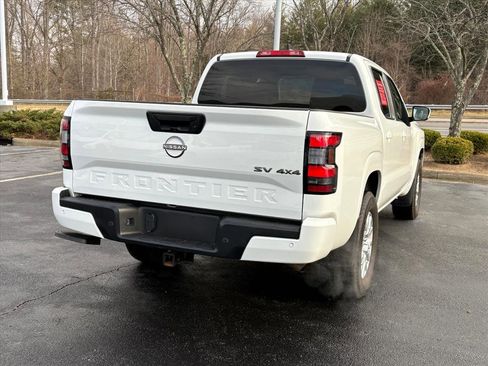 Certified 2023 Nissan Frontier SV w/ Technology Package image 8