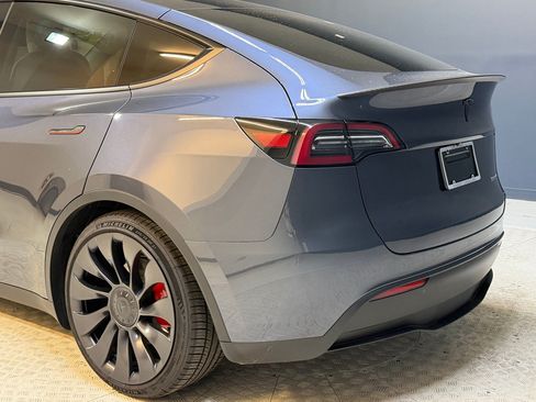 Used 2023 Tesla Model Y Performance AWD/4WD image 13