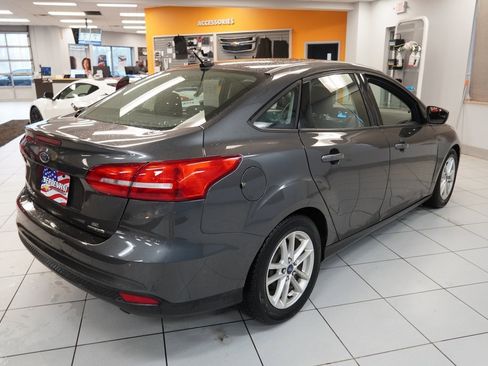 Used 2016 Ford Focus SE w/ SE Cold Weather Package image 15