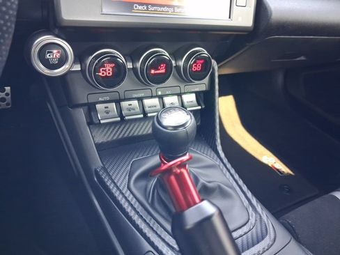 Used 2023 Toyota GR86 Premium RWD image 23