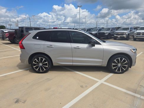 Used 2023 Volvo XC60 B5 Plus w/ Climate Package FWD image 2