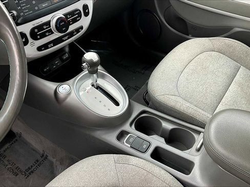 Used 2019 Kia Soul EV image 16