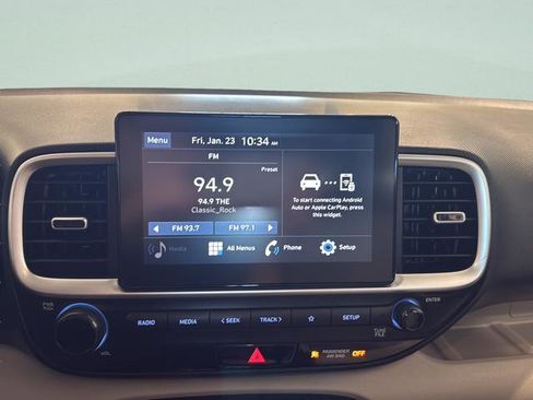Used 2022 Hyundai Venue SEL image 29