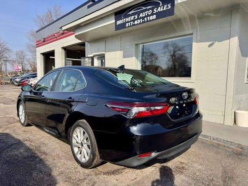Used 2022 Toyota Camry LE image 10