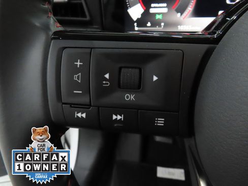 Used 2025 Nissan Kicks SR image 12